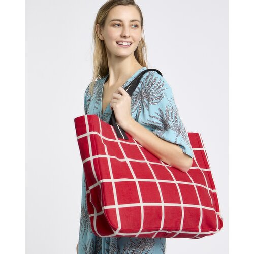 Carolyn Donnelly The Edit Beach Bag Check 